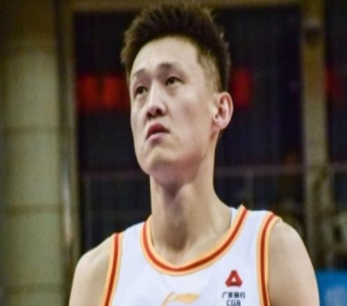 记者：周鹏腿伤一直没好透深圳没有停下寻找新外援的脚步