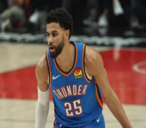 先发出场更猛了！米切尔半场11中8砍两队最高18分另有3板2助2断