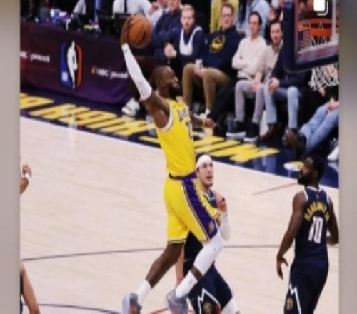 珍妮不满詹姆斯相关文章发表几小时后后者还在INS晒扣篮海报