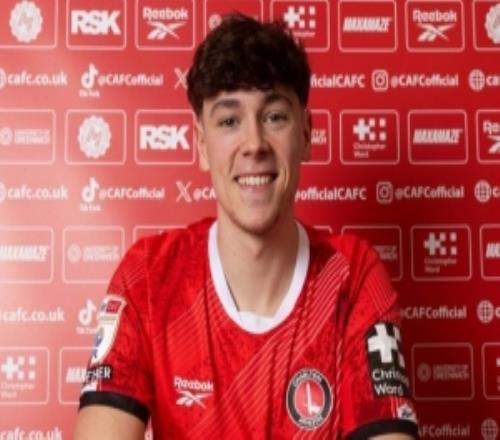 查尔顿官方：球队从利物浦租借签下21岁后卫卢克钱伯斯