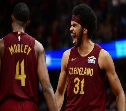 差距不小！骑士全场60个篮板&黄蜂47个骑士双塔23个