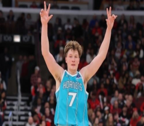 官网新秀榜：克尼佩尔反超弗拉格排第1埃奇库姆第3哈珀杀进榜单