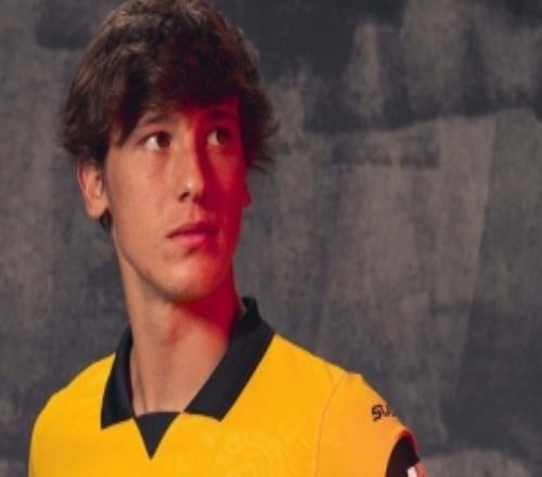 天空记者：塞尔塔已正式向狼队报价租借洛佩斯，租期半个赛季