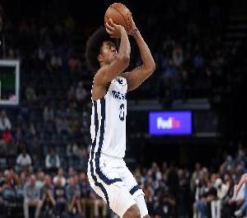 打了一节好球！韦尔斯16中6得到18分4板1断第三节单节12分