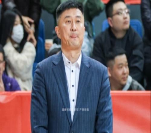 媒体人：广东是快攻打得最多的但命中率倒数第二属于又菜又爱玩