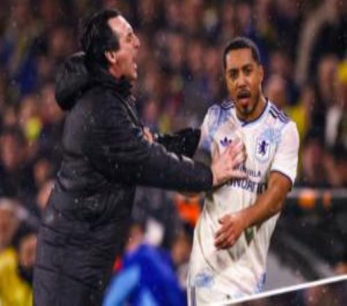 这是什么情况蒂莱曼斯被换下，埃梅里愤怒咆哮并将其推向替补席