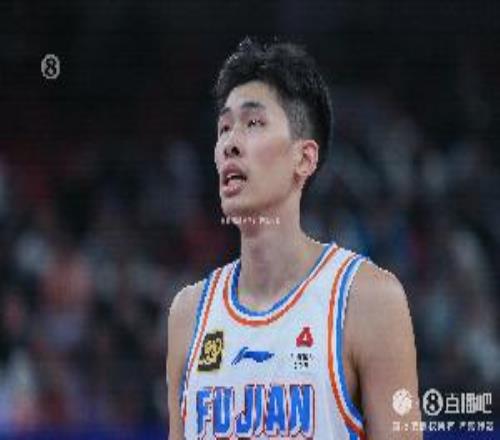 进攻就看你啦！邹阳半场8中4&三分6中2拿到全队最高13分