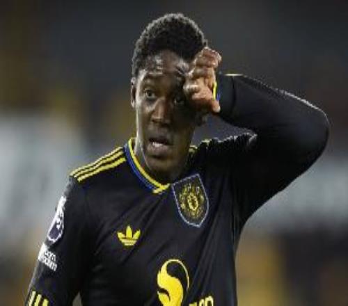 态度大转弯！天空：曼联计划加薪续约梅努球队视他为未来关键