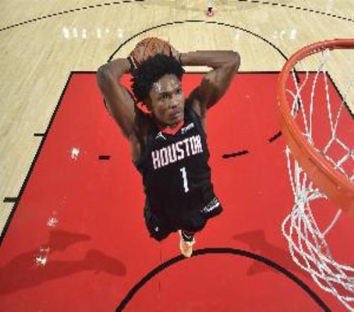 攻坚利器！阿门半场5中4拿到11分5助2断罚球5中3