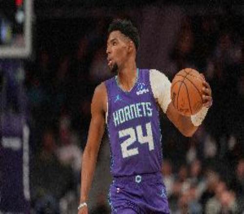 全民皆兵！黄蜂全队10人有得分进账其中8人得分上双