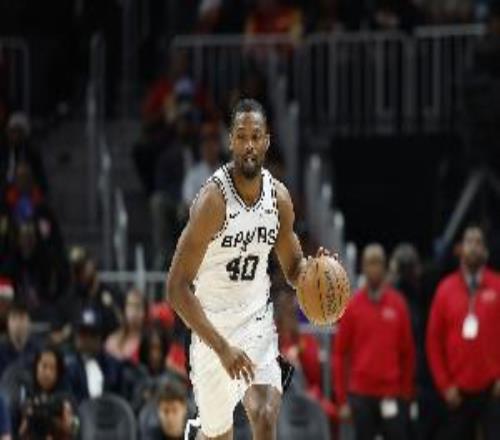 数据栏洁癖！巴恩斯半场3中0未得分无任何数据甚至无失误犯规