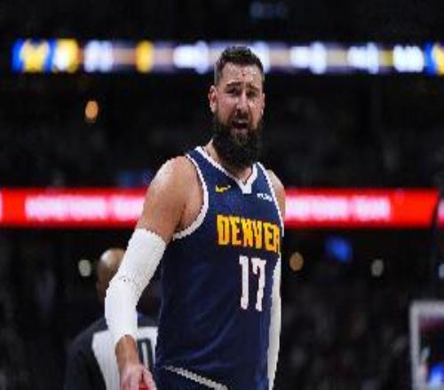 要保持健康！瓦兰丘纳斯复出13中6砍下16分9板2助拼下4前场板