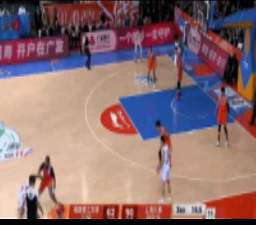 喝水般简单！弗格突破抛传助怀特塞德双手空接暴扣上海领先30分