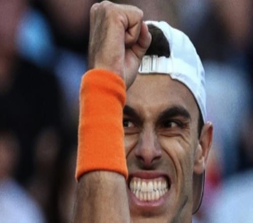 塞伦多罗30淘汰卢布列夫，晋级澳网男单16强