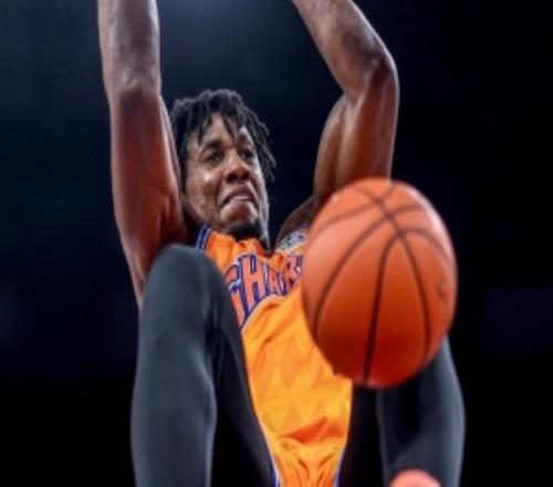 真能抢也真终结不了！怀特塞德半场9分钟狂揽8前场板但投篮6中1