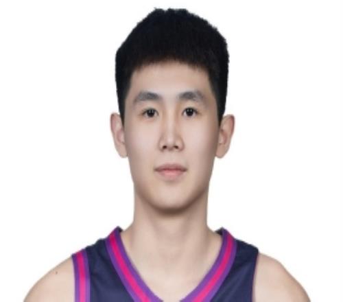 媒体人：大部分时间都是在一旁看戏李悦洲打CBA的锻炼价值在哪里