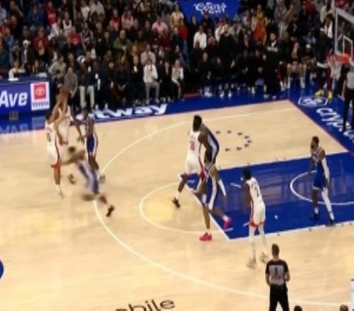 谢天谢地谢泼德！谢泼德借掩护三分速射再进火箭轰100打停76人