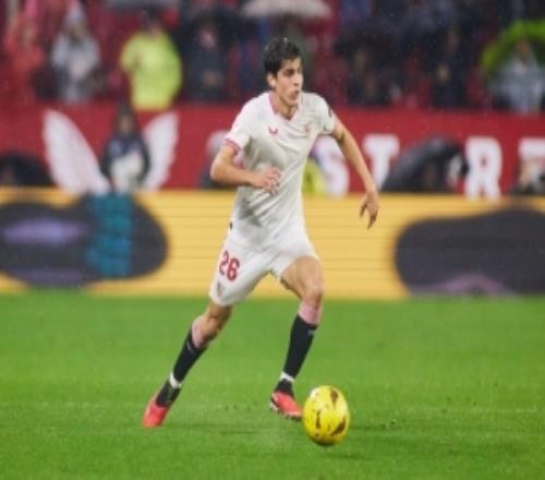 迪马：尤文有意塞维利亚后卫胡安卢，需看对方是否接受先租后买