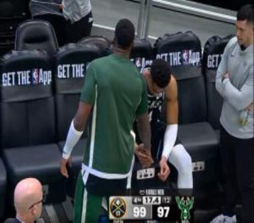 沮丧！字母哥小腿不舒服啊走去球员通道又回了替补席！