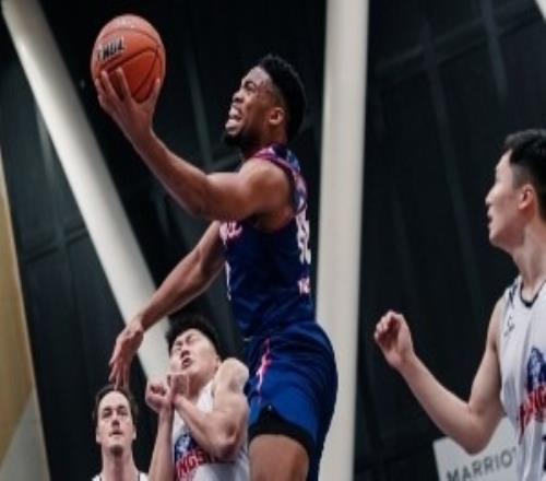 帅照存档！百场里程碑香港金牛逆转战胜长沙勇胜迎十二连胜