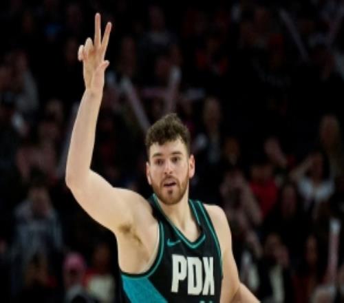 三分命中率31.4%！美记：克林根未来可能成长为一名三分中锋！