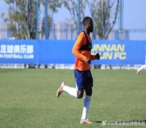 封闭热身赛云南玉昆13不敌朝鲜国家集训队，奥斯卡点射破门