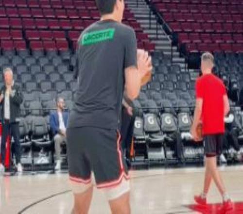 开拓者今日多人缺阵！杨瀚森热身三分12连中手感不错啊