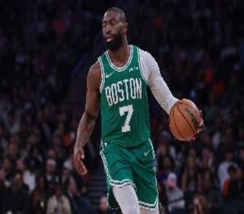 杰伦布朗：努力打球认真防守是我们球队特质球迷也尊重这一点