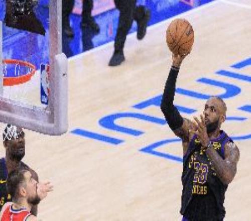 湖人VS快船裁判报告：祖巴茨“Highfive”詹姆斯不应被吹犯规