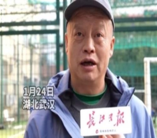 刘浩帆父亲：刘浩帆小时候爱踢足球，客厅里灯都被打碎了不少