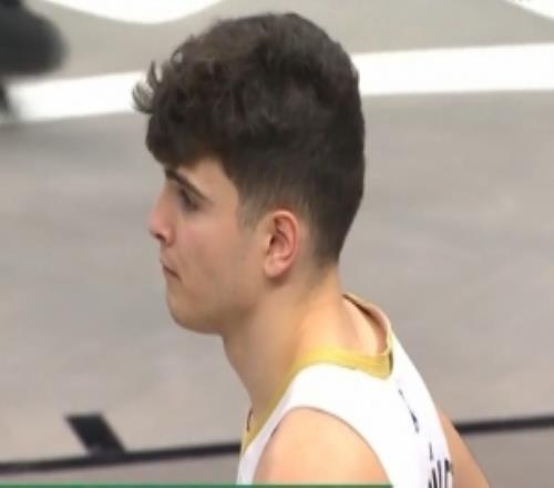 刚换上也能进！篮网防守出问题冈萨雷斯底角空位绝平三分命中！