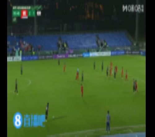 该来的还会来...韩国队绝平前，越南U23本方禁区内曾头球击中立柱