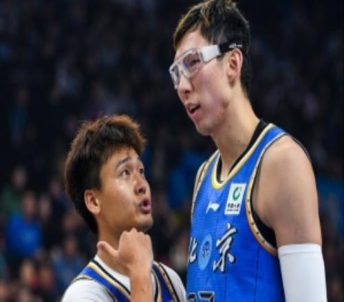 许利民：赵睿的恢复超出预期周琦的眼伤情况现在也不太好说