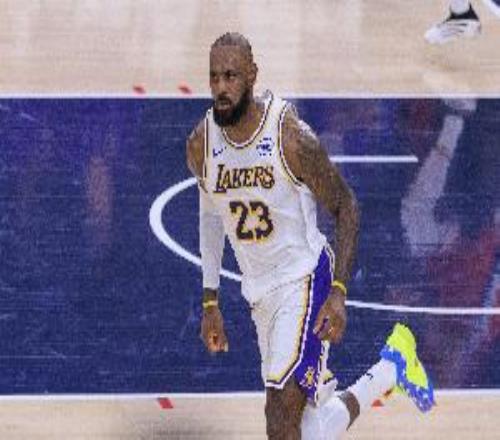 考辛斯：珍妮关心的所谓自负&感恩这些话题暴露了她的人品