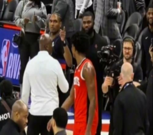 你给我等着阿门奥萨尔两兄弟赛后聊天聊完还相互指着对方