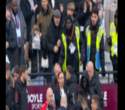 太阳报：扎卡在西汉姆联31桑德兰尾声与球迷冲突，比赛一度暂停