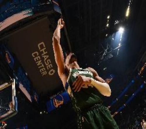 名记：联盟的共识是字母离开雄鹿已不可避免不是现在就是选秀时