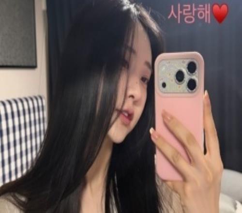 《剑星》体模申才恩晒照：黑丝特写纹路清晰妖娆跪姿挠人心