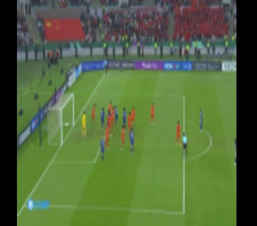 太关键了！日本U23角球造险，李昊第5分钟迅速下地做出精彩扑救！
