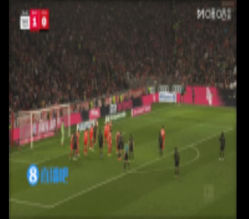 拜仁11被扳平！乌尔比希角球出击失误，查维斯头球顶空门得手