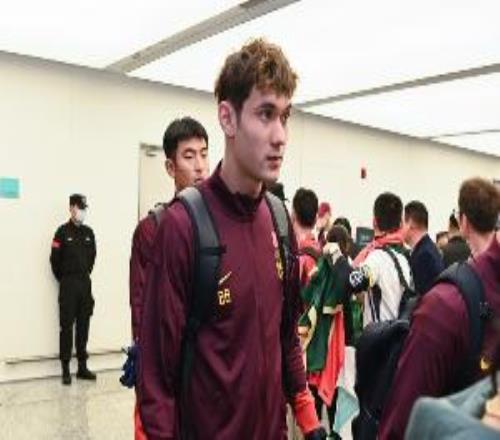 前场没人搅和！拜合拉木本场未首发，此前5场比赛中4场均首发出战