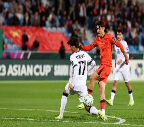 直播吧：拜合拉木昨日身体不适，缺席了赛前最后一练