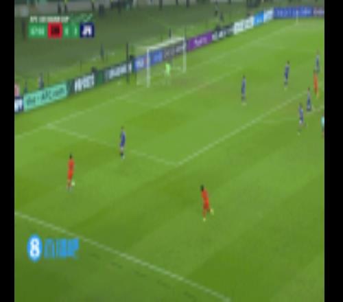 可惜！杨希第69分钟补射打入一球，但越位在先进球无效