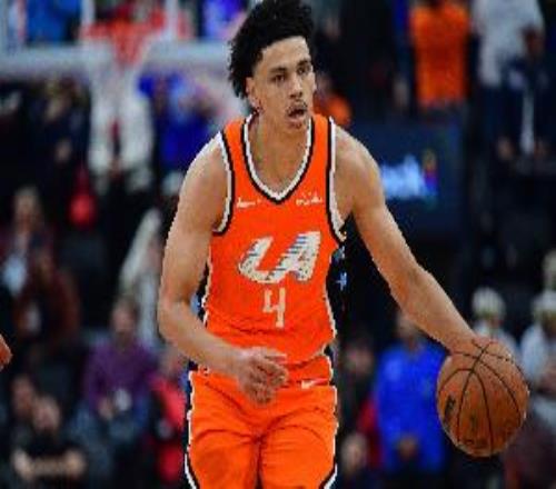 可圈可点！科比桑德斯30分钟7中4拿到9分4板正负值+23