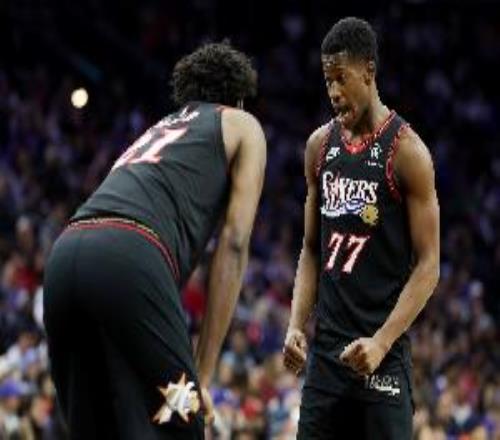 官方：由于夏洛特地区天气状况黄蜂VS76人比赛调至明日凌晨4点