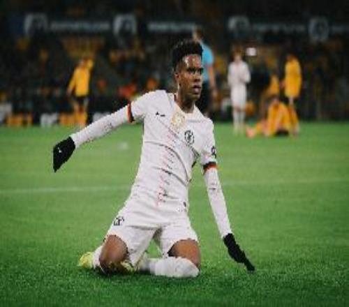 埃斯特旺本赛季各项赛事参与7球，英超U19球员中并列最多