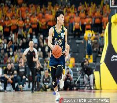 去年徐杰就是票王&连续两年蝉联证明被认可本赛季他依旧在进步