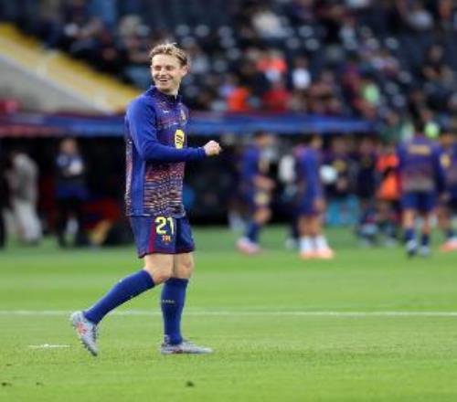 德容为巴萨出战193场西甲比赛，队史荷兰球员中仅少于科库