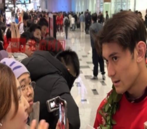 拜合拉木用维语回应决赛未能首发：感冒发烧，本以为赛前能好