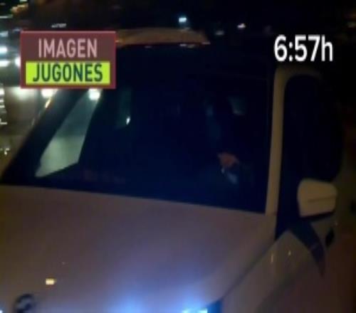 依然天没亮就上班！阿韦洛亚今早6点57抵达皇马训练基地